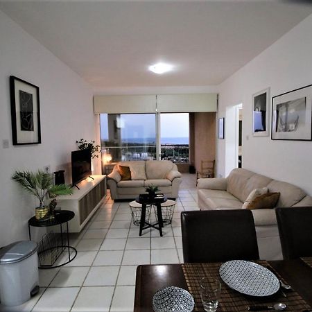 Cosea Living: Seaside 2 Bedroom Flat Kings Palace 209 Пафос Екстер'єр фото
