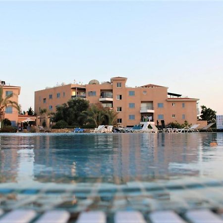 Cosea Living: Seaside 2 Bedroom Flat Kings Palace 209 Пафос Екстер'єр фото