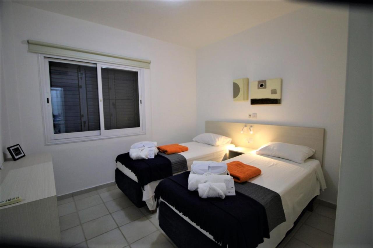 Cosea Living: Seaside 2 Bedroom Flat Kings Palace 209 Пафос Екстер'єр фото