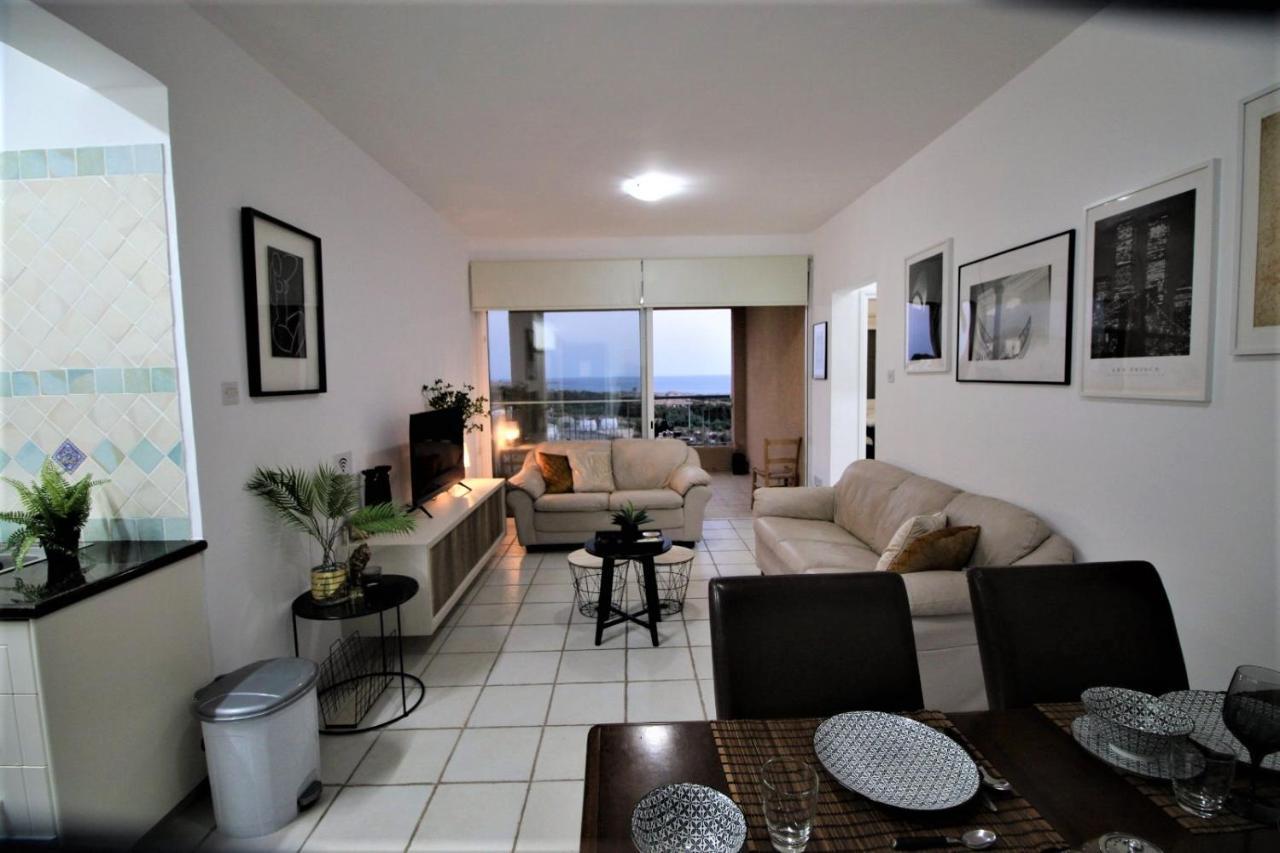 Cosea Living: Seaside 2 Bedroom Flat Kings Palace 209 Пафос Екстер'єр фото