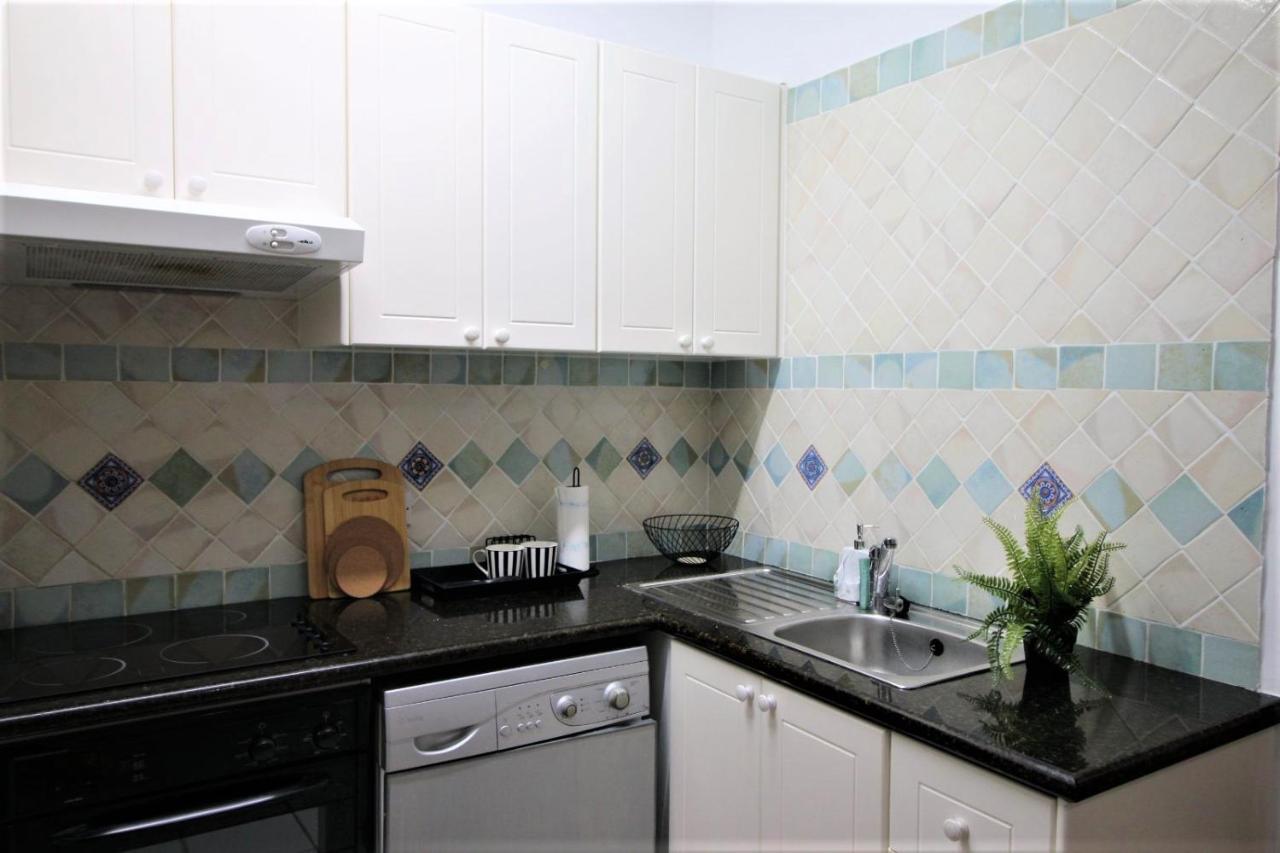 Cosea Living: Seaside 2 Bedroom Flat Kings Palace 209 Пафос Екстер'єр фото